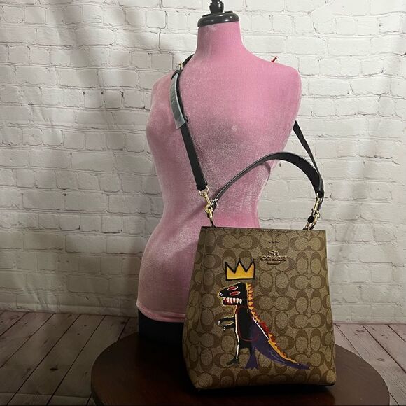 COACH X MICHEL JEAN BASQUIAT Pez Dispenser limited edition town bucket bag nwt - Picture 3 of 16